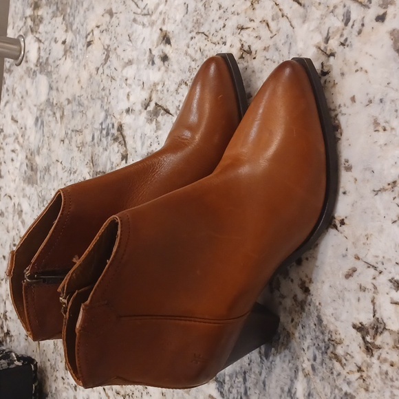 Frye Cara Leather Western Heeled Bootie SZ 8 Brown NEW - Picture 7 of 16